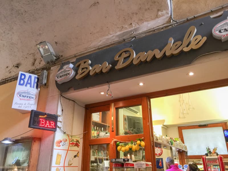 Exterior photo of Bar Daniele coffee shop in Sorrento, Italy